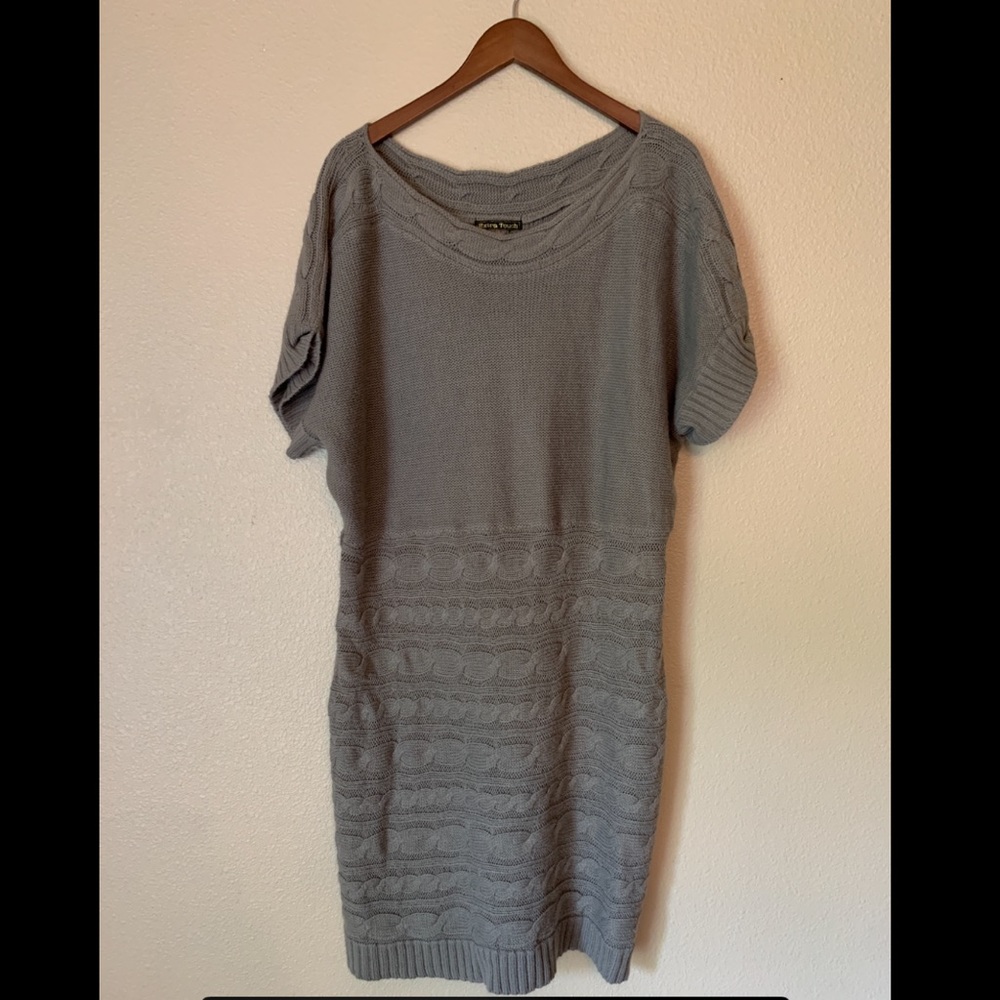 Extra Touch brand short sleeve sweater dress, fits like a L/XL